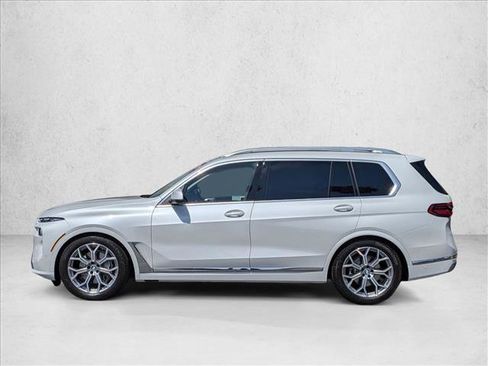 Used 2024 BMW X7 xDrive40i w/ Premium Package AWD/4WD image 9