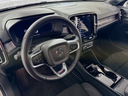 Used 2023 Volvo C40 P8 Recharge Ultimate image 14