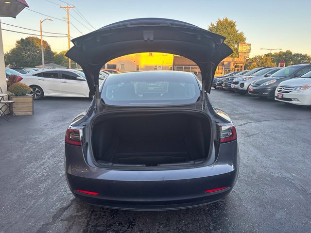 Used 2022 Tesla Model 3 Standard Range RWD image 17