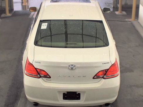 Used 2010 Toyota Avalon Limited FWD image 6