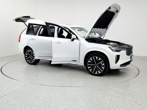 New 2025 Volvo XC90 T8 Plus w/ Protection Package Premier image 10