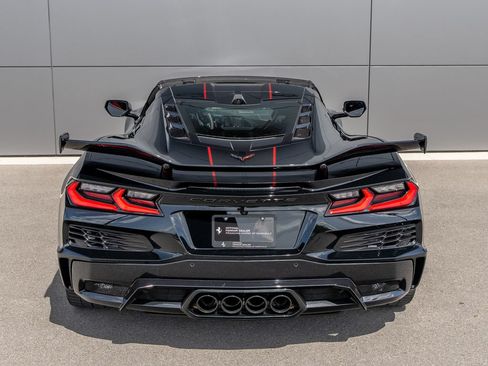 Used 2024 Chevrolet Corvette Z06 RWD image 9