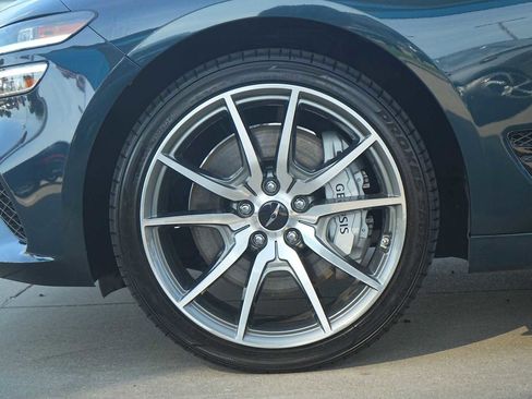 Used 2024 Genesis G70 2.5T image 7