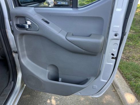 Used 2008 Nissan Frontier LE image 30