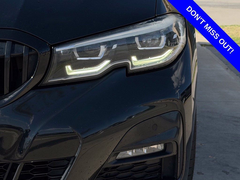 Used 2020 BMW 330i Sedan w/ M Sport Package RWD image 2