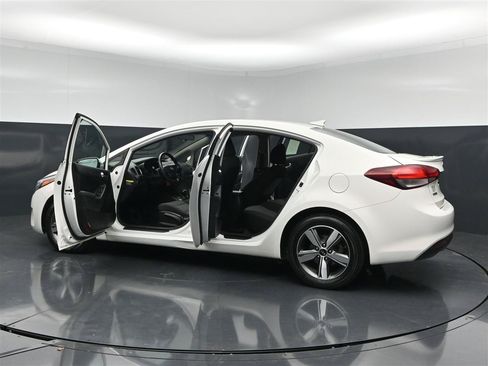 Used 2018 Kia Forte S FWD image 28