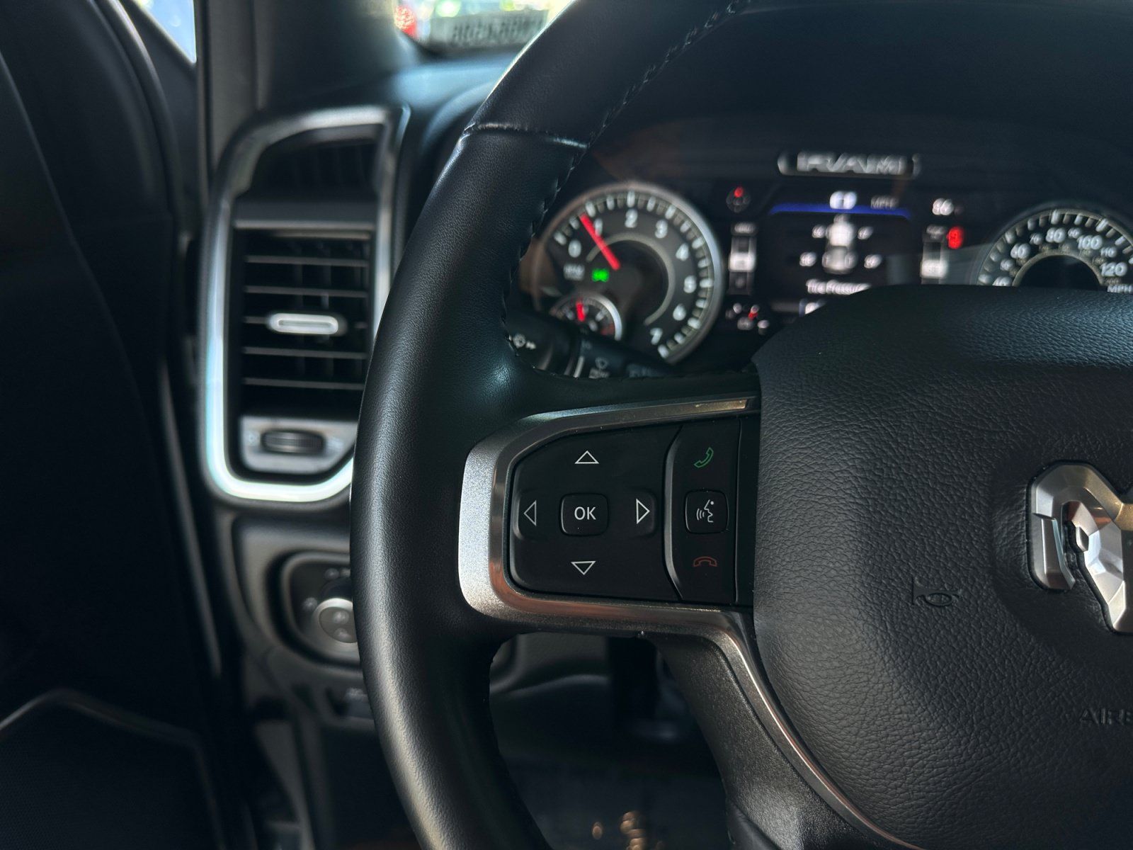 Used 2023 RAM 1500 Laramie RWD image 21