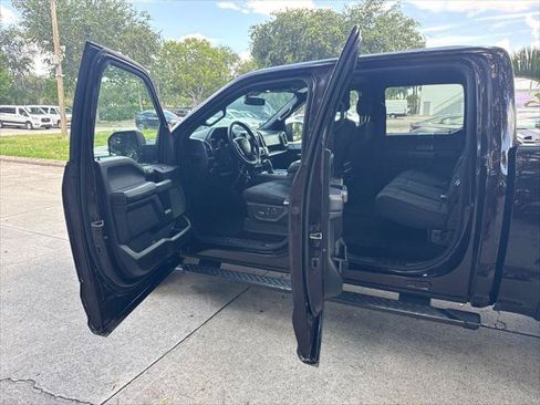 Used 2018 Ford F150 XLT w/ Equipment Group 302A Luxury AWD/4WD image 11