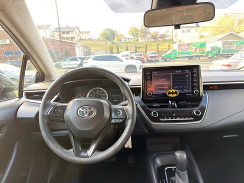 Used 2021 Toyota Corolla LE image 19