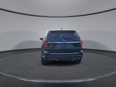 Used 2018 Ford Explorer Limited w/ Equipment Group 301A image 7