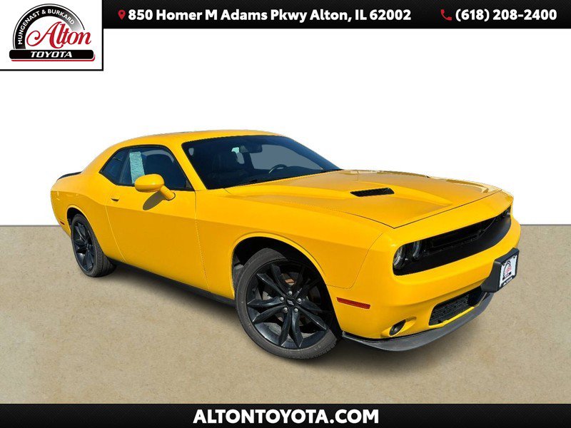 Used 2017 Dodge Challenger SXT Plus RWD image 1