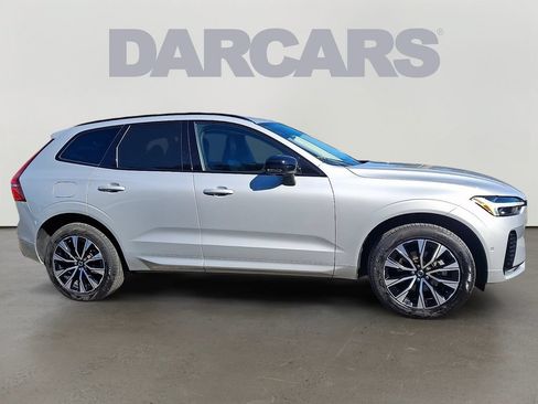Used 2025 Volvo XC60 B5 Plus AWD/4WD image 7