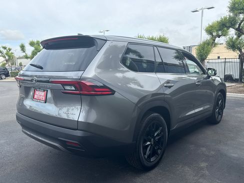 Certified 2026 Toyota Grand Highlander FWD image 12