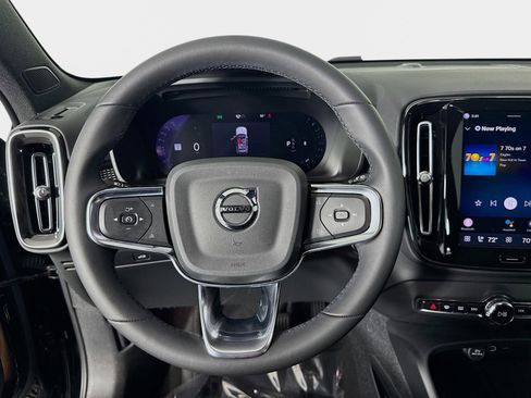 Used 2023 Volvo XC40 B5 Plus w/ Climate Package image 13