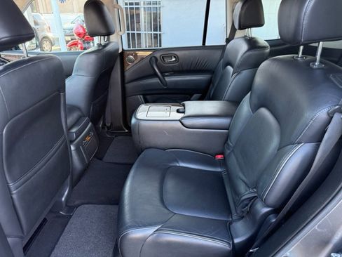 Used 2017 INFINITI QX80 Base image 12