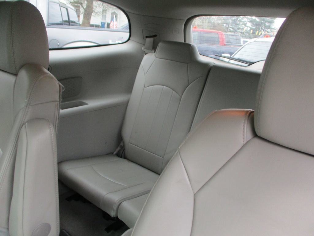Used 2017 Buick Enclave Leather FWD image 9