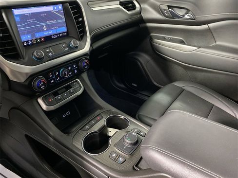 Certified 2023 GMC Acadia SLT w/ Preferred Package image 21