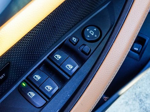 Used 2022 BMW i4 eDrive40 image 16