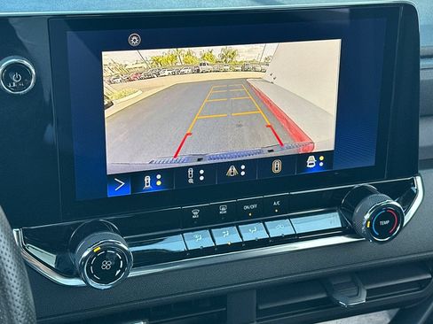 Used 2023 Chevrolet Colorado Trail Boss AWD/4WD image 25