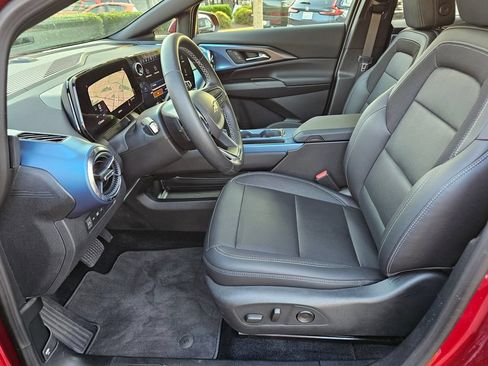 Used 2025 Chevrolet Equinox EV LT FWD image 23