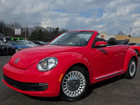 Used 2014 Volkswagen Beetle 1.8T image 1