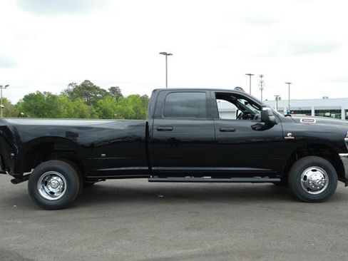 New 2026 RAM 3500 Tradesman AWD/4WD image 4