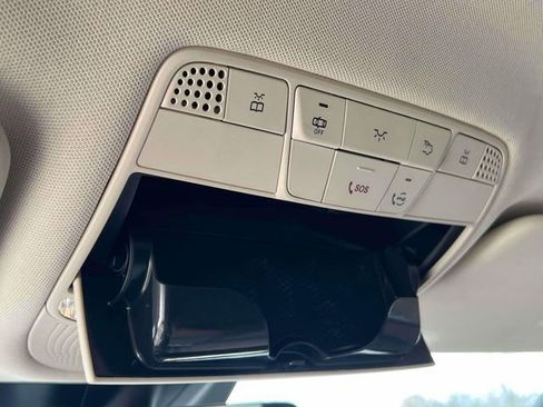 Used 2022 Mercedes-Benz GLC 300 w/ Premium Package Lite image 39