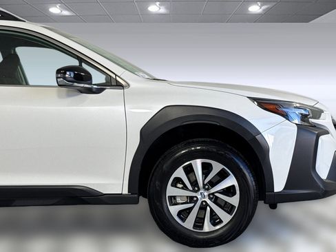 Used 2023 Subaru Outback Premium image 34