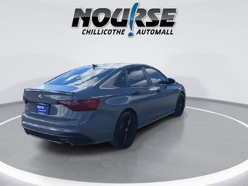 Used 2024 Volkswagen Jetta GLI 40th Anniversary Edition image 8