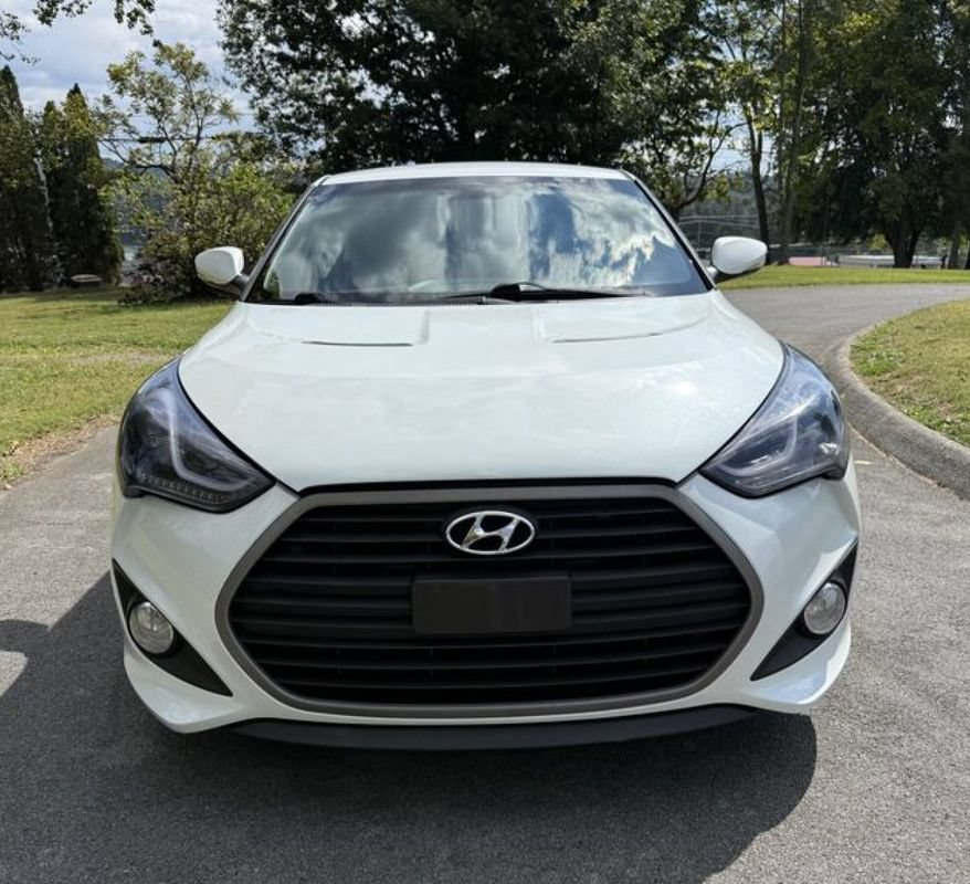 Used 2016 Hyundai Veloster Turbo FWD image 2