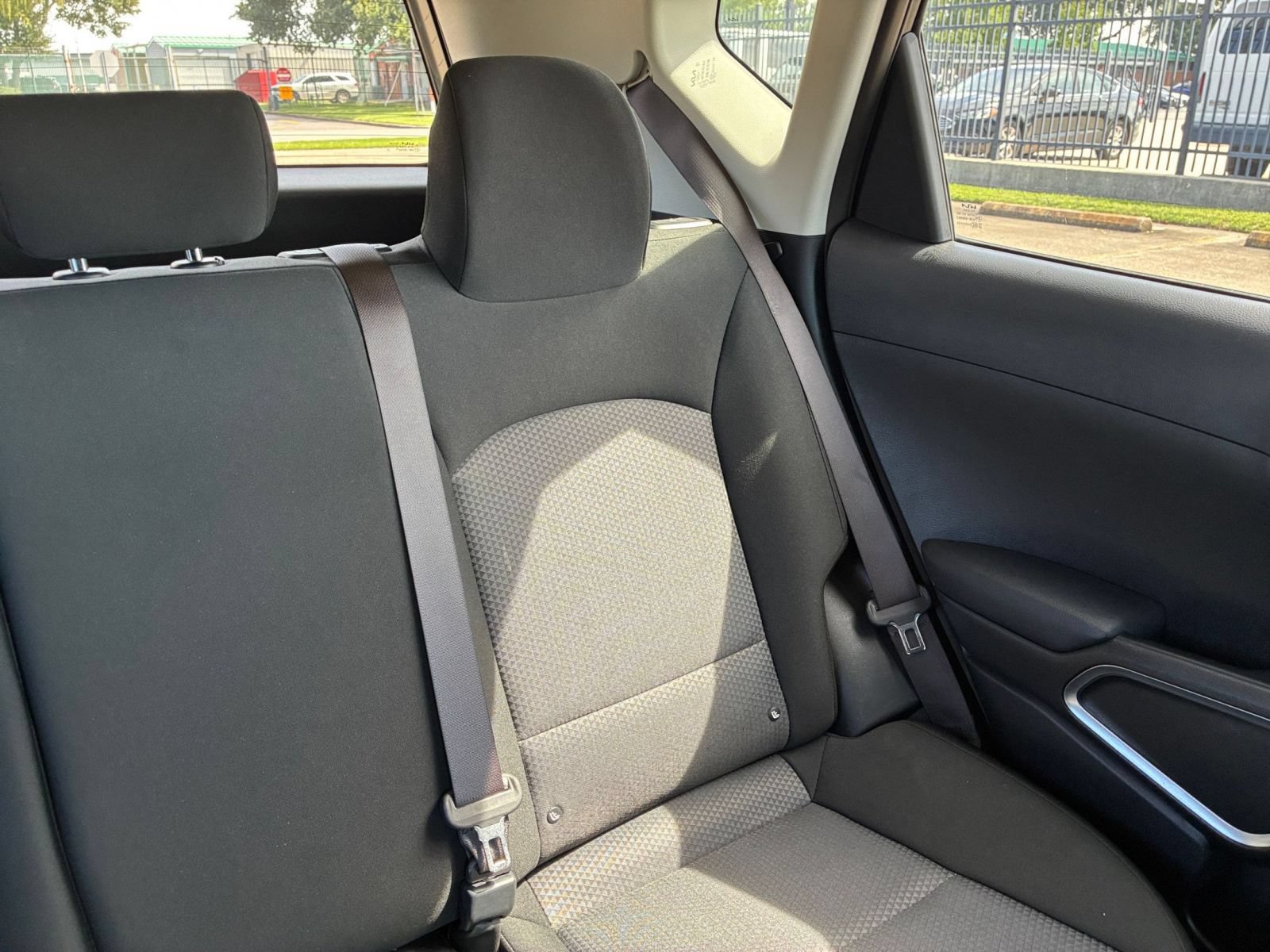 Used 2025 Kia Soul LX w/ LX Technology Package FWD image 34