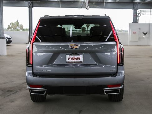 Used 2022 Cadillac Escalade Premium Luxury RWD image 5