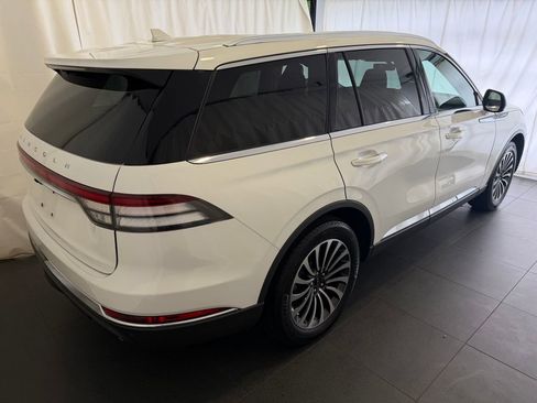 Used 2023 Lincoln Aviator AWD w/ Premium Package image 9