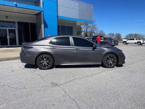 Used 2024 Toyota Camry SE w/ Convenience Package image 9