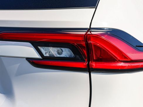 Certified 2024 Toyota Grand Highlander FWD image 25