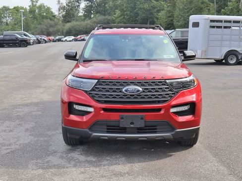 Used 2024 Ford Explorer XLT w/ Equipment Group 202A AWD/4WD image 9