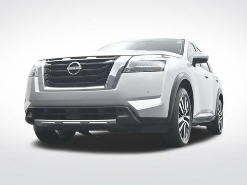Used 2023 Nissan Pathfinder Platinum AWD/4WD image 40