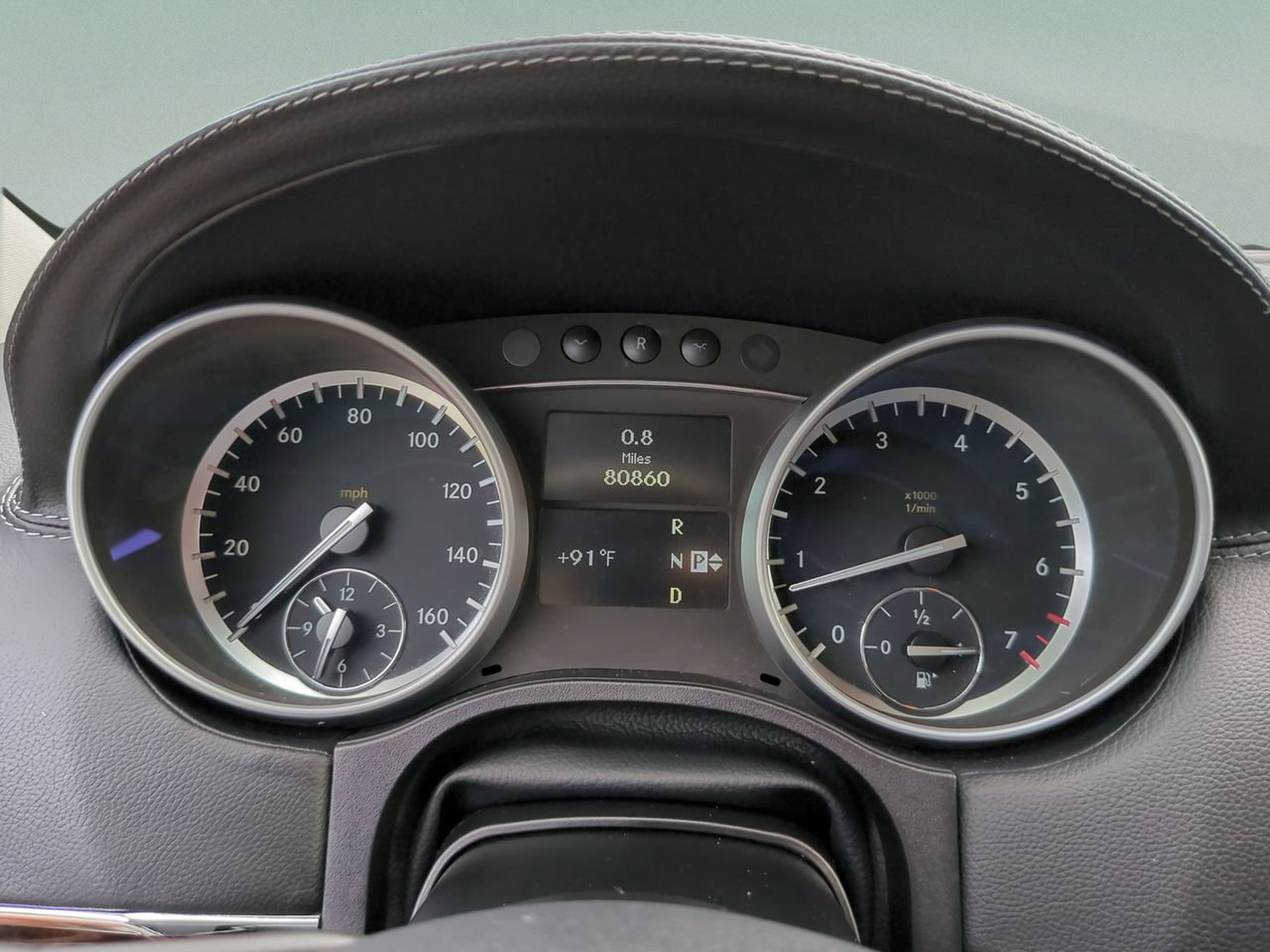 Used 2011 Mercedes-Benz GL 550 4MATIC image 12