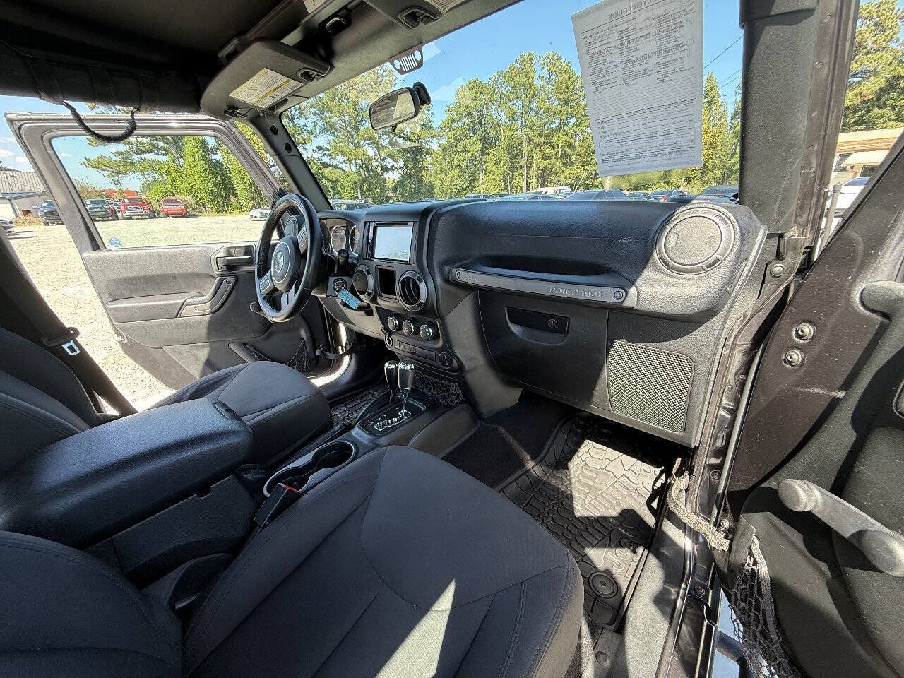 Used 2017 Jeep Wrangler Unlimited Sport w/ Max Tow Package AWD/4WD image 18