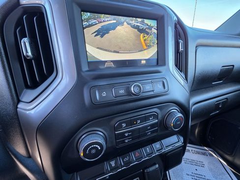Used 2022 Chevrolet Silverado 2500 Custom w/ Custom Value Package AWD/4WD image 11