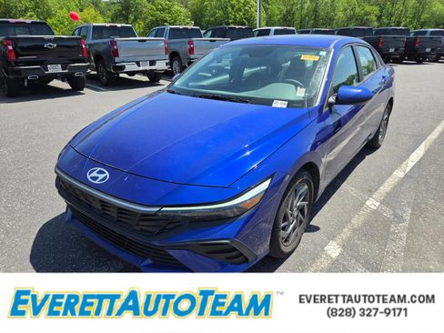 Used 2024 Hyundai Elantra SEL FWD image 1