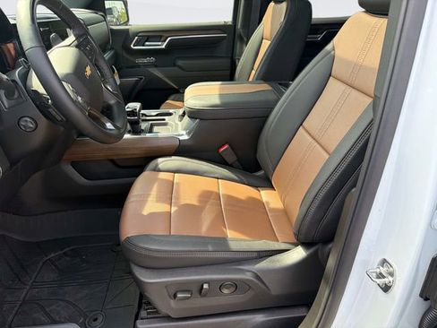 New 2026 Chevrolet Silverado 1500 High Country AWD/4WD image 22
