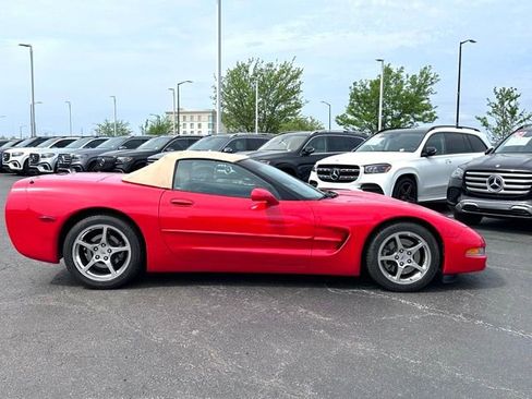 Used 2004 Chevrolet Corvette Convertible w/ Preferred Equipment Group image 12