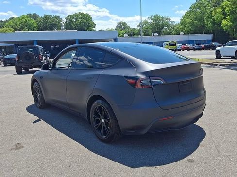 Used 2024 Tesla Model Y Long Range RWD image 4