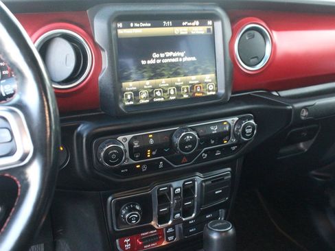 Used 2021 Jeep Gladiator Rubicon AWD/4WD image 24