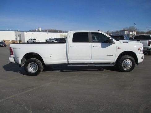 Used 2024 RAM 3500 Big Horn w/ Sport Appearance Package image 4