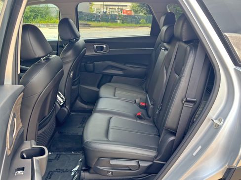 Used 2022 Kia Sorento S w/ Panoramic Sunroof Package AWD/4WD image 39