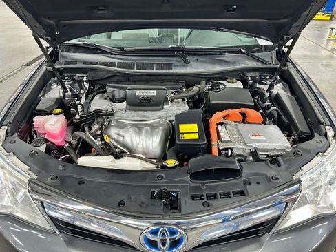 Used 2014 Toyota Camry XLE w/ Moonroof Package image 31