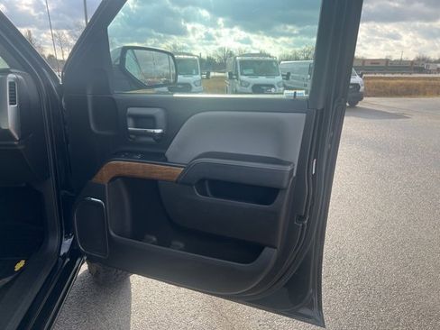 Used 2018 Chevrolet Silverado 1500 LTZ image 33