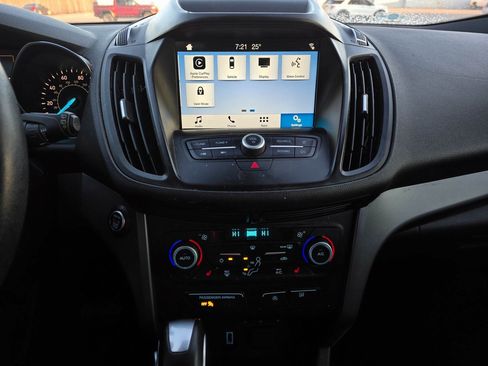 Used 2019 Ford Escape SEL image 17